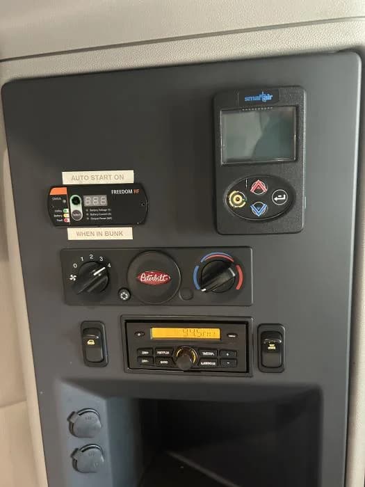2022 Peterbilt 579 in Orlando, FL — photo 25