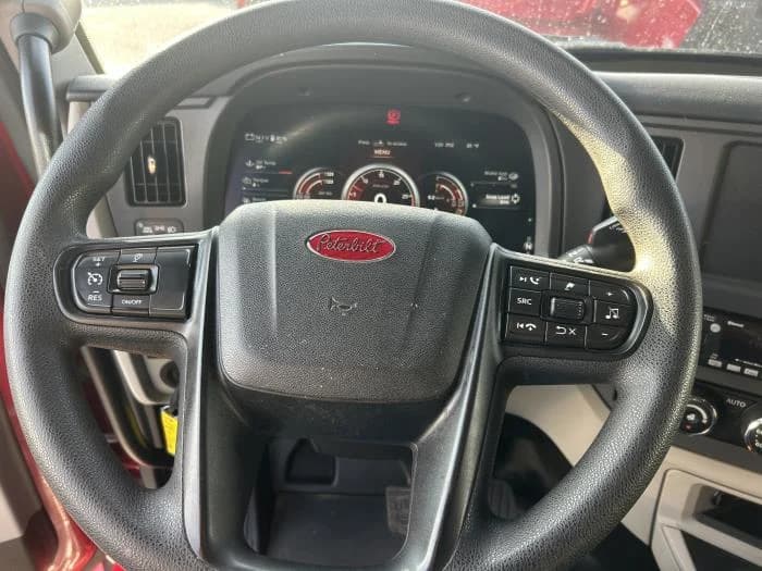 2022 Peterbilt 579 in Orlando, FL — photo 18