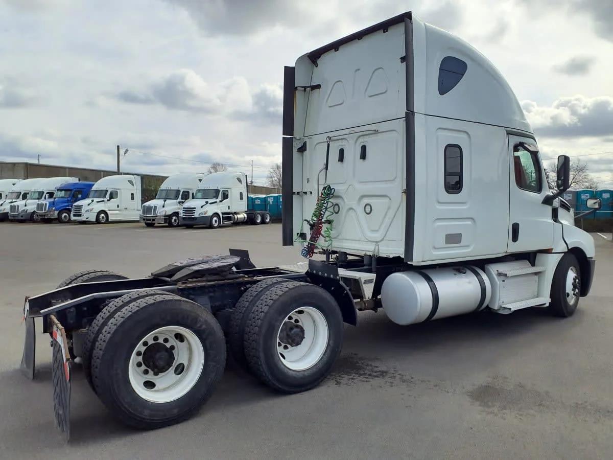 2020 Freightliner Cascadia in Tacoma, WA — photo 4