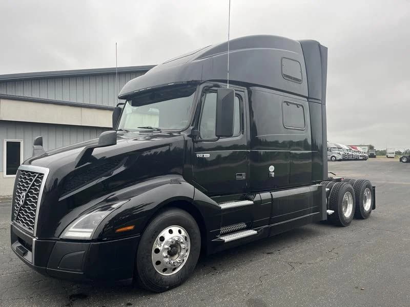 2023 Volvo VNL 860