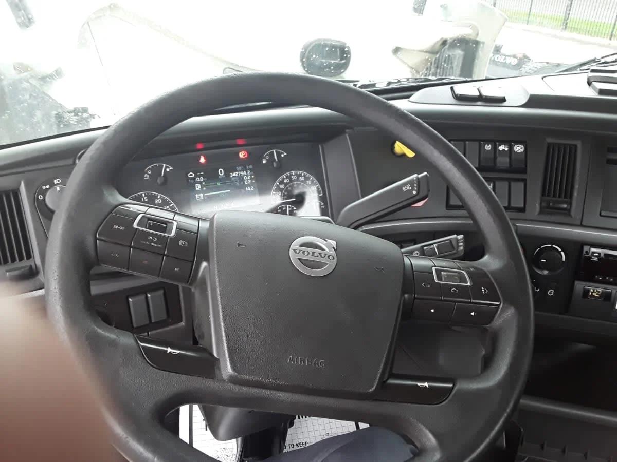 2019 Volvo in Kansas City, MO — photo 7