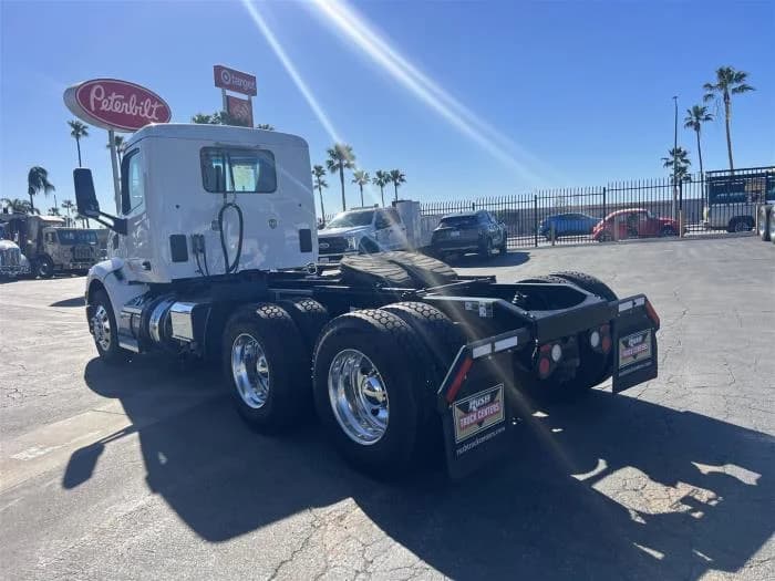2021 Peterbilt 579 in Sylmar, CA — photo 8