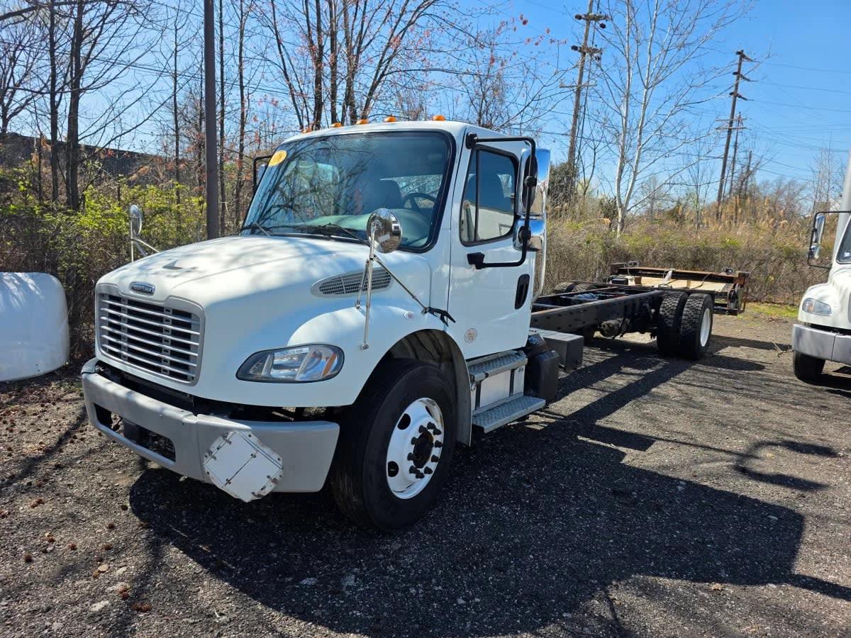 2018 Freightliner M2 106