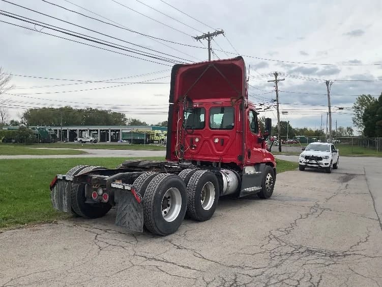 2018 Freightliner Cascadia in Rochester, NY — photo 7