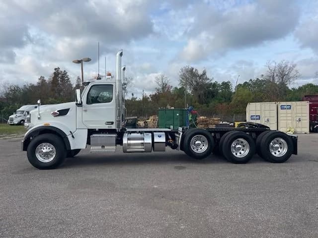 2026 Peterbilt 567 in Tampa, FL — photo 3