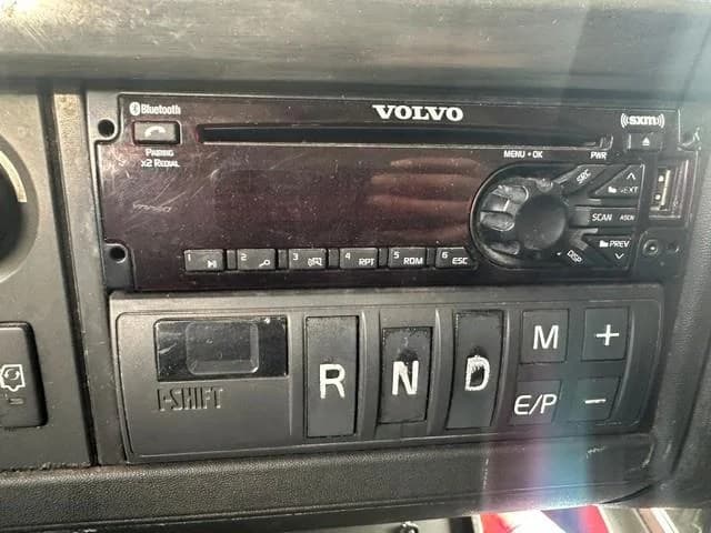 2018 Volvo VNR 640 — photo 10