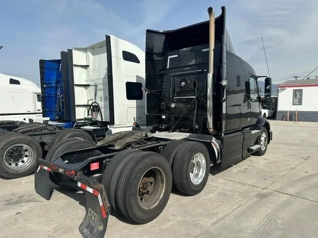2018 Volvo VNR 640 — photo 4
