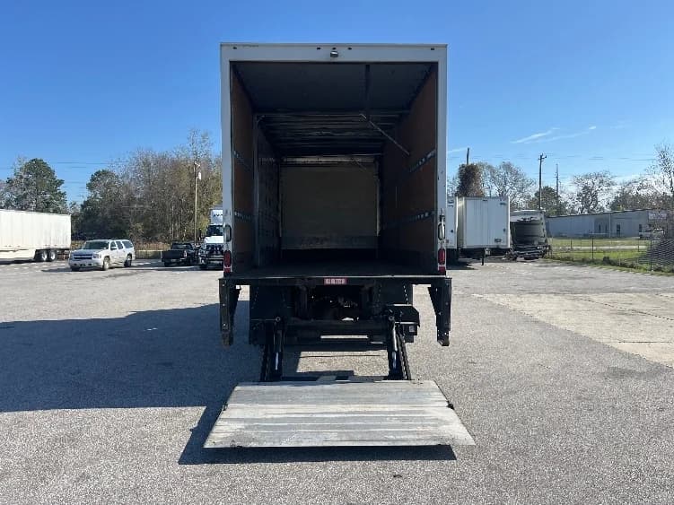 2017 Freightliner M2 106 in Florence, SC — photo 9