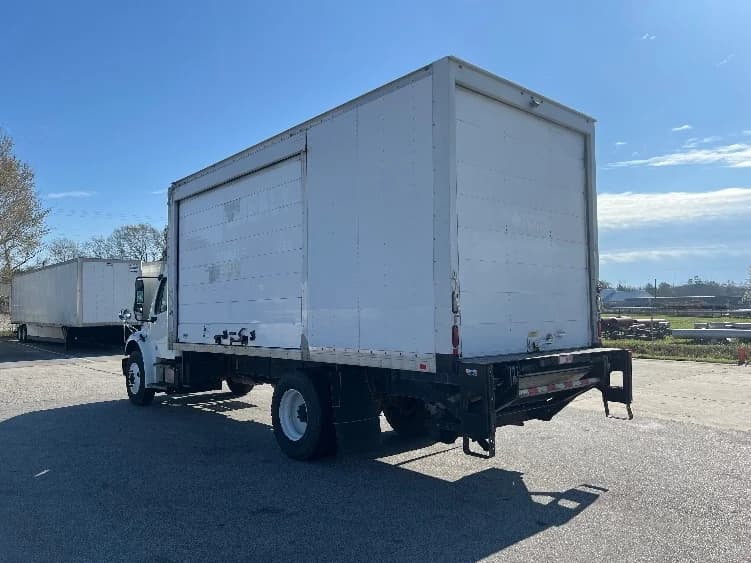 2017 Freightliner M2 106 in Florence, SC — photo 6