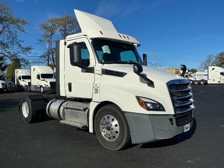 2020 Freightliner Cascadia in Lexington, KY