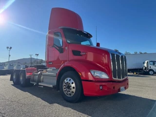 2020 Peterbilt 579 in Fontana, CA — photo 4