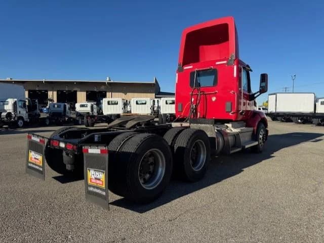 2020 Peterbilt 579 in Fontana, CA — photo 12