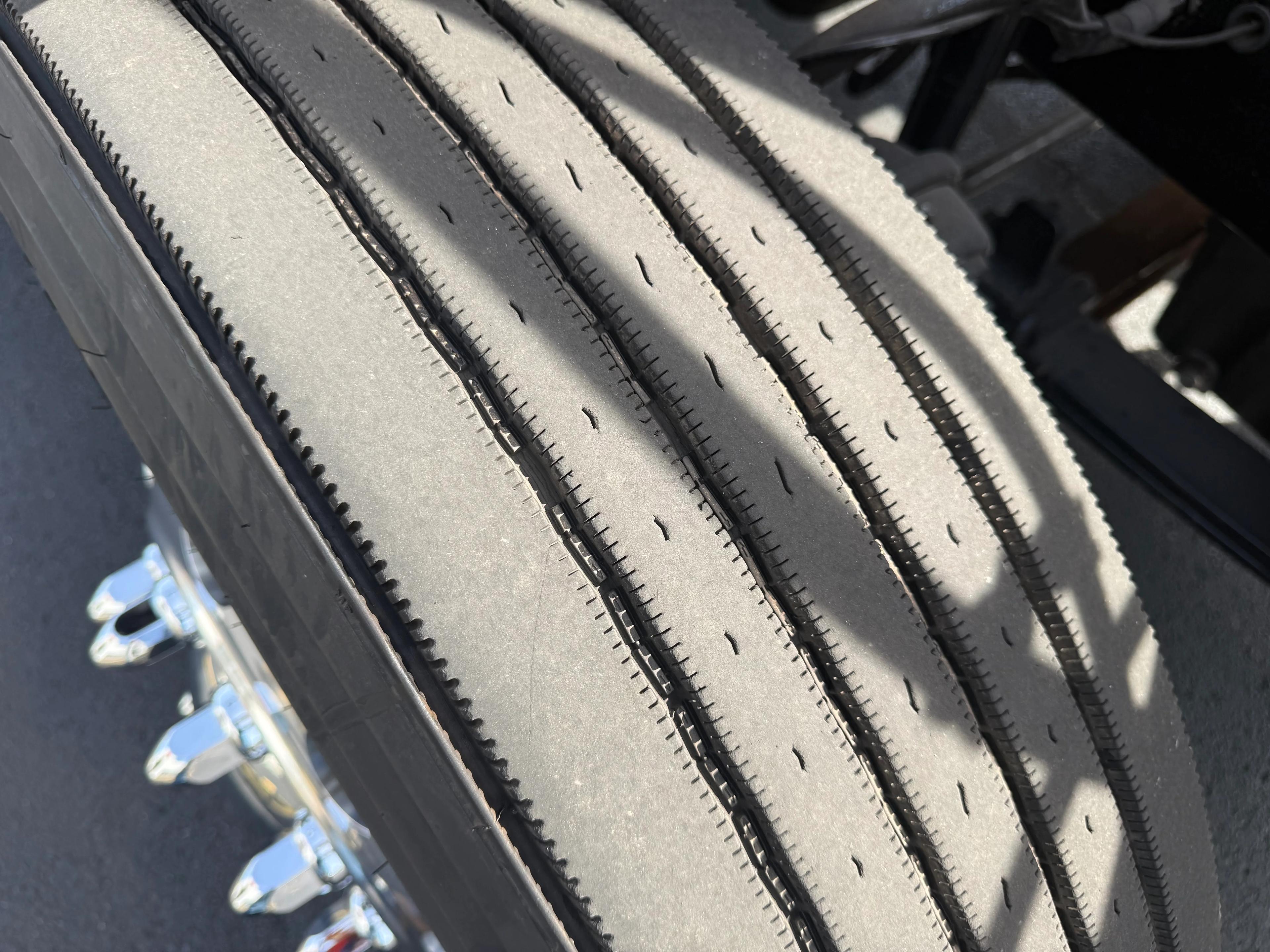 2019 Freightliner Cascadia in Cincinnati, OH — photo 11