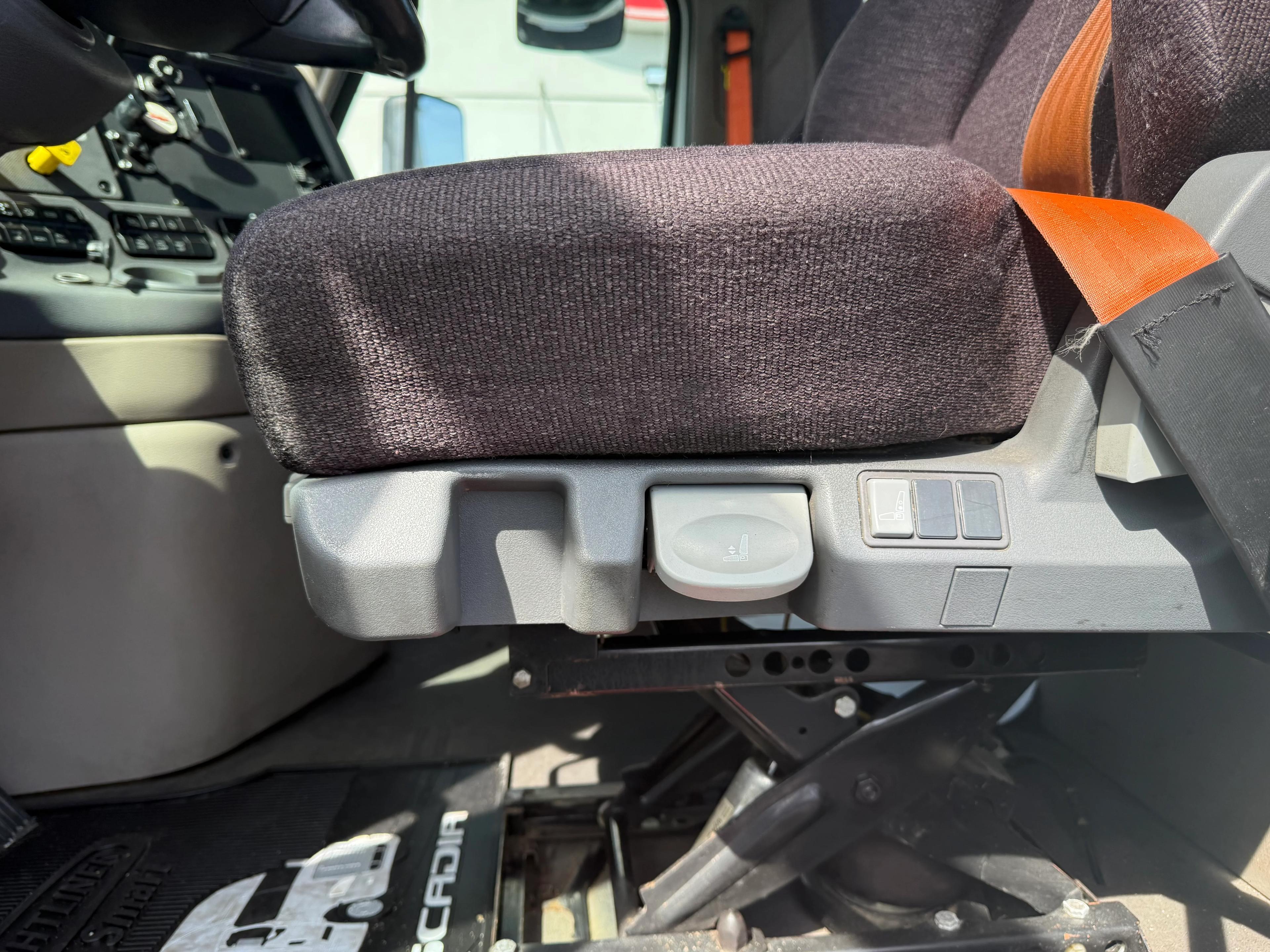 2019 Freightliner Cascadia in Cincinnati, OH — photo 16