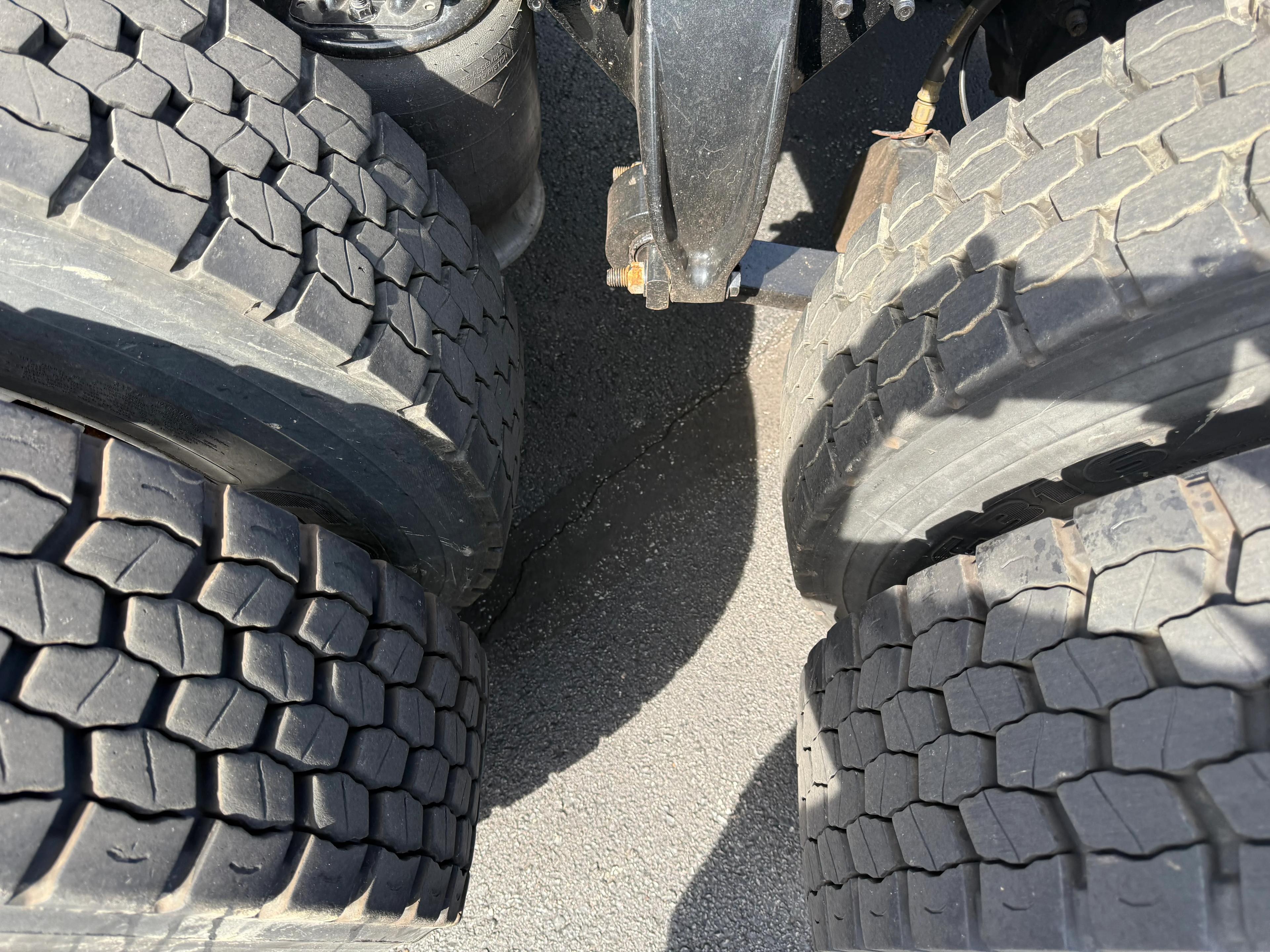 2019 Freightliner Cascadia in Cincinnati, OH — photo 14
