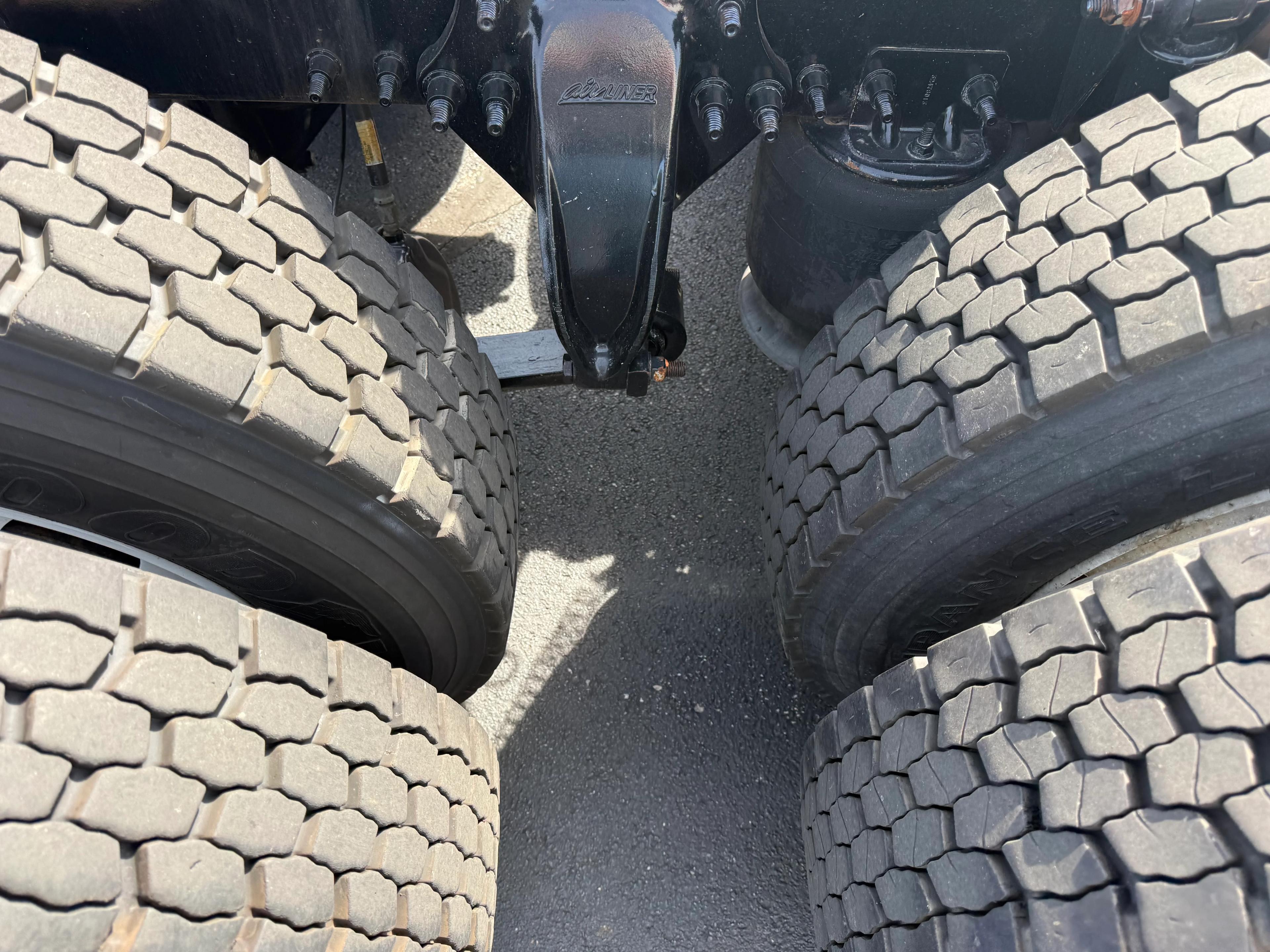2019 Freightliner Cascadia in Cincinnati, OH — photo 13