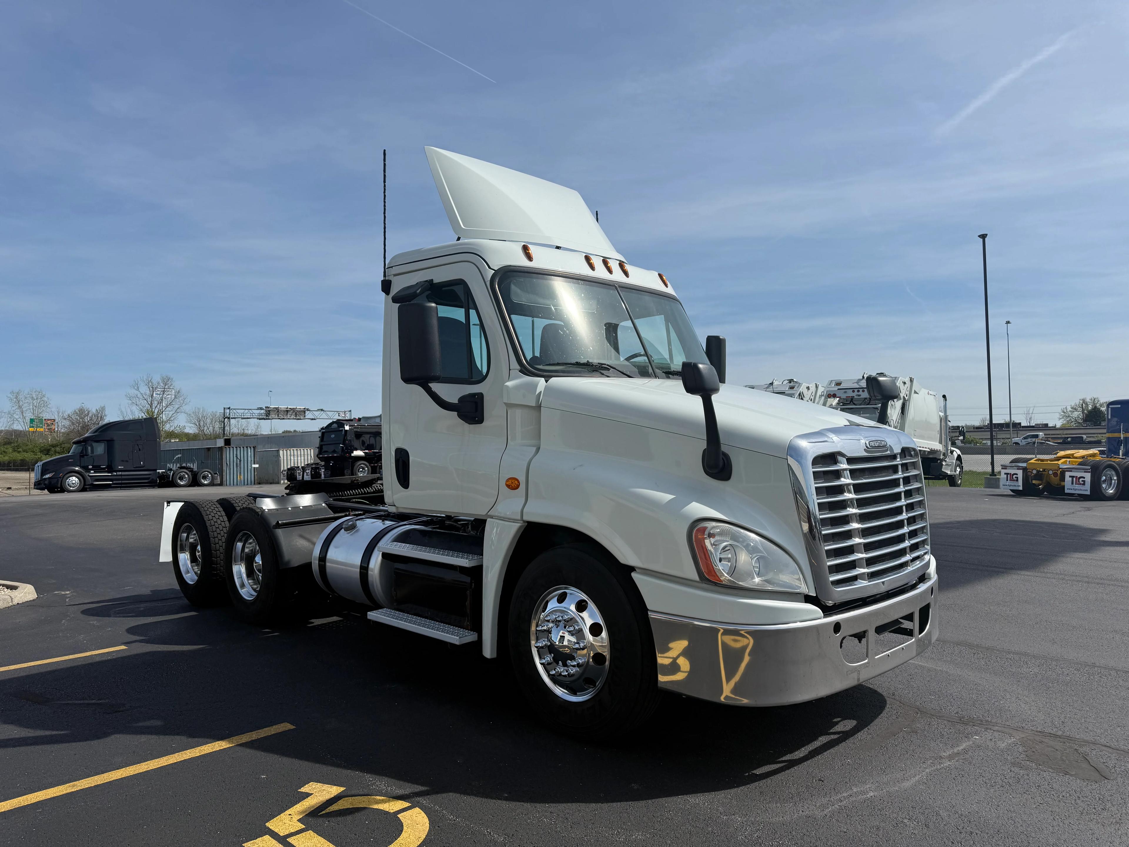 2019 Freightliner Cascadia in Cincinnati, OH — photo 7