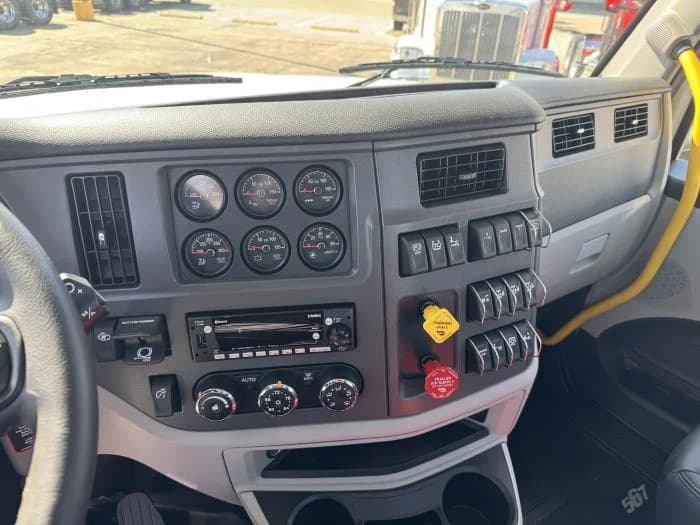 2026 Peterbilt 567 in Houston, TX — photo 12