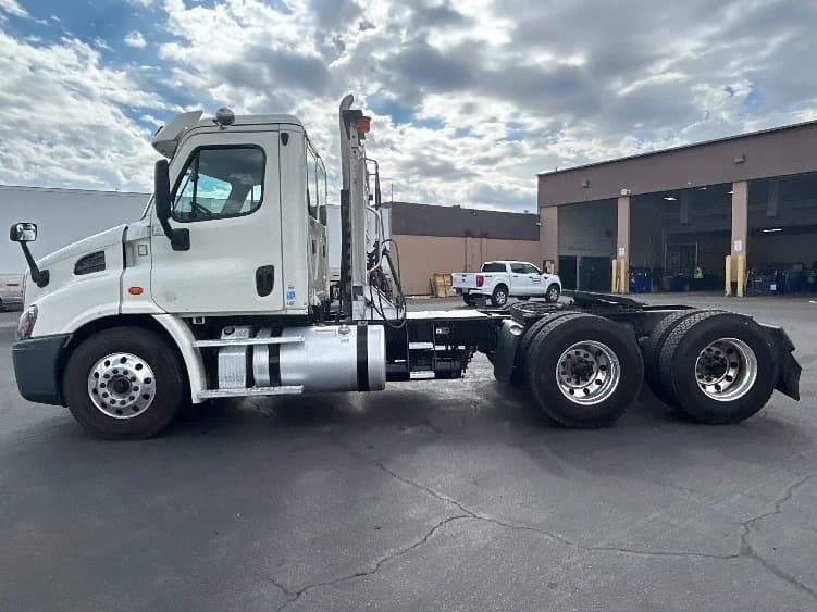 2019 Freightliner Cascadia in Las Vegas, NV — photo 4