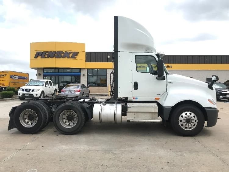 2018 International LT in Katy, TX — photo 8