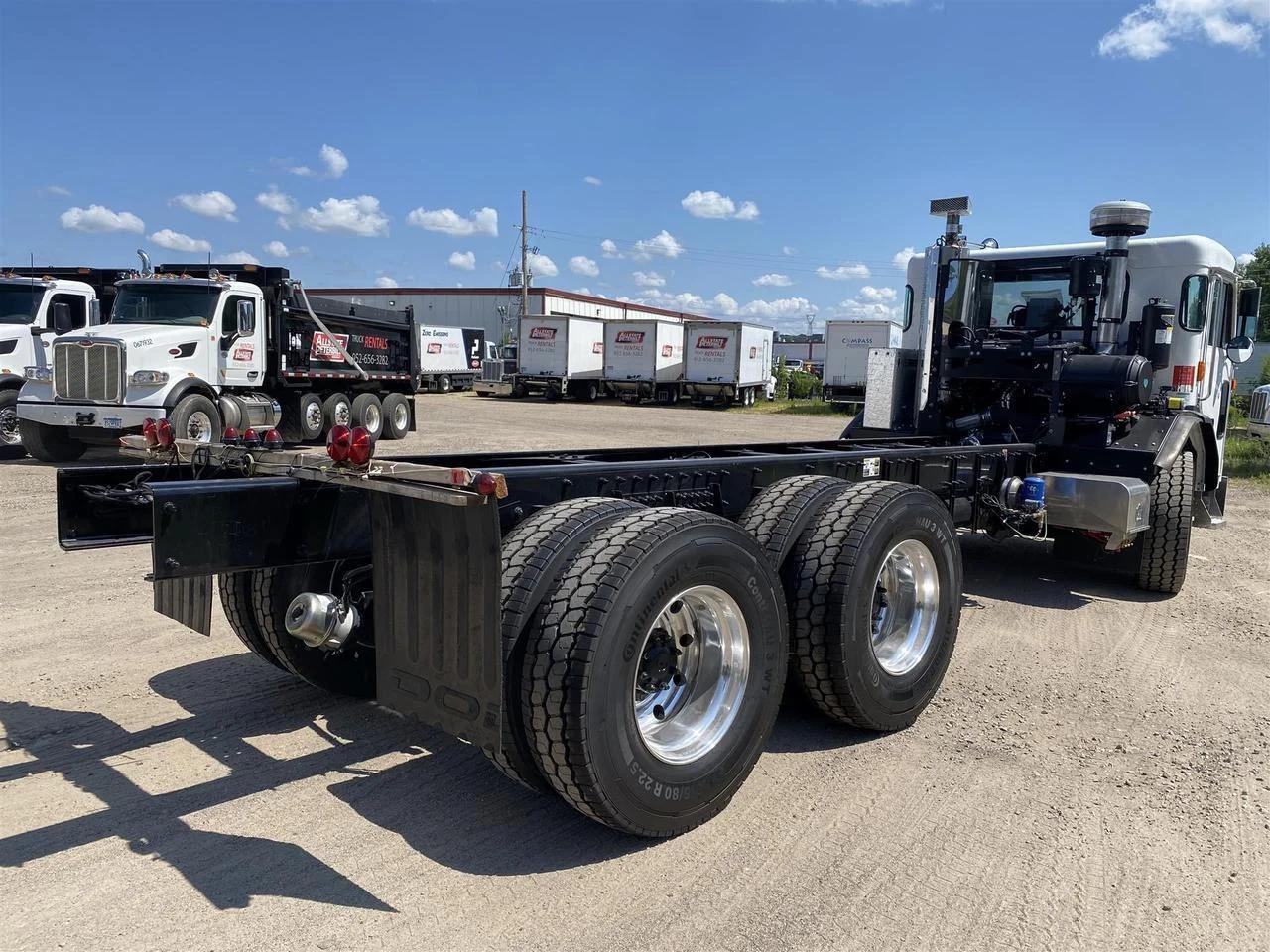 2025 Peterbilt 520 in South St. Paul, MN — photo 5
