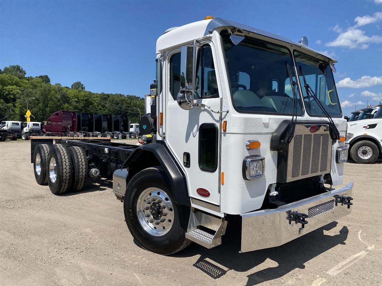 2025 Peterbilt 520 in South St. Paul, MN