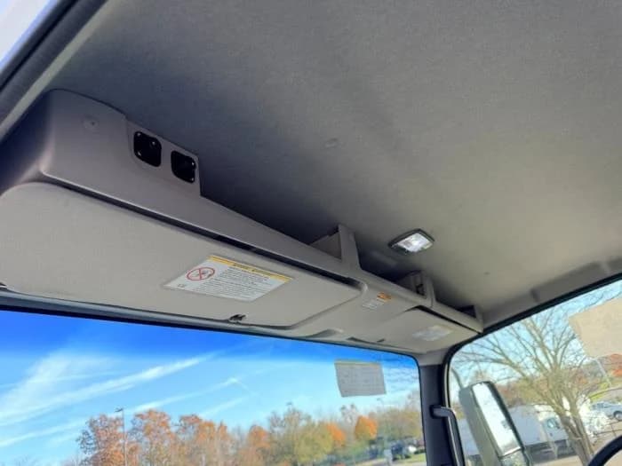 2025 Isuzu NRR in Dayton, OH — photo 18