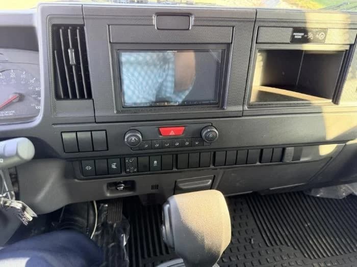 2025 Isuzu NRR in Dayton, OH — photo 23