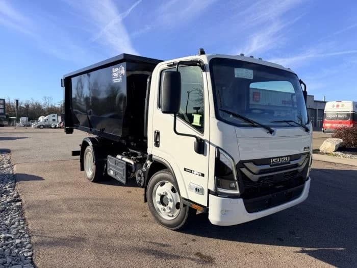 2025 Isuzu NRR in Dayton, OH — photo 6