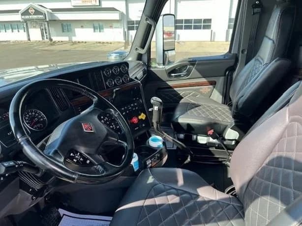 2025 International HX in MN — photo 9