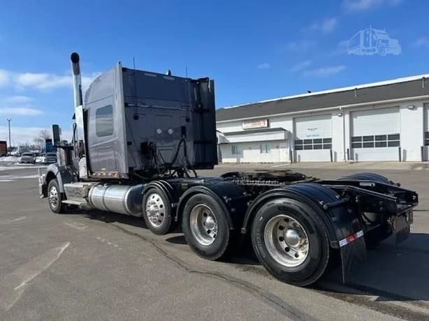 2025 International HX in MN — photo 7