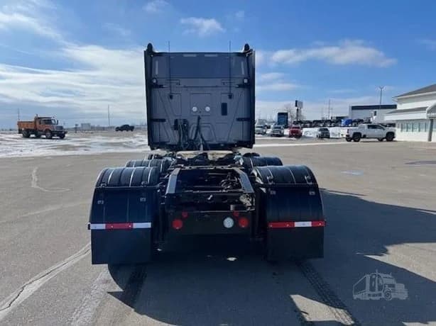 2025 International HX in MN — photo 6