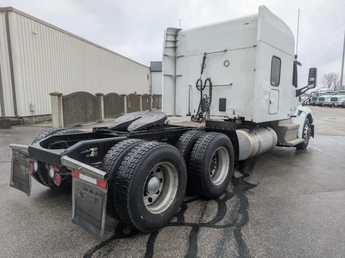 2022 Peterbilt 579 in Indianapolis, IN — photo 7