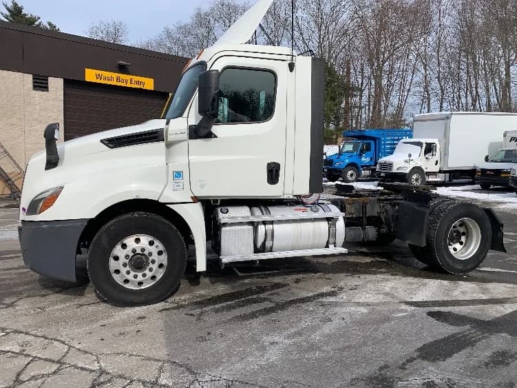 2019 Freightliner Cascadia in Franklin, MA — photo 4