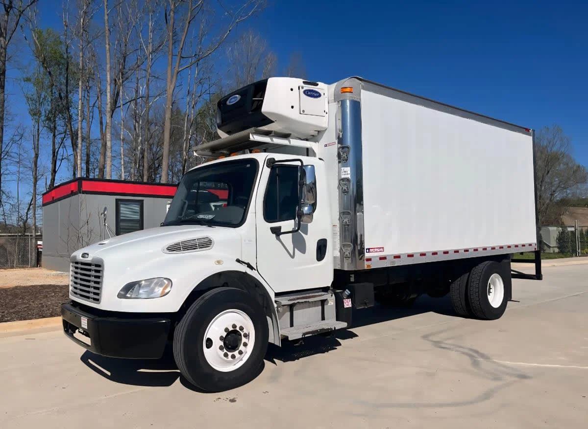 2017 Freightliner M2 106