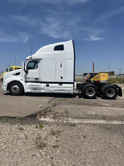 2022 Peterbilt 579 in Amarillo, TX — photo 7