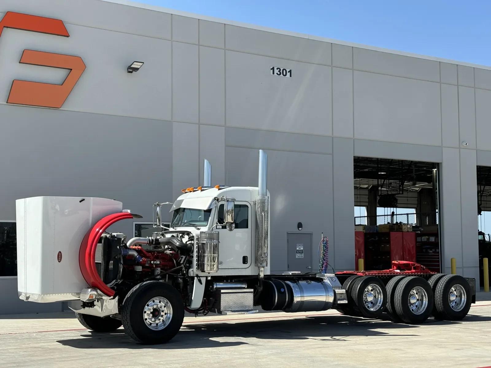 2019 Peterbilt 389 in Hutchins, TX — photo 10