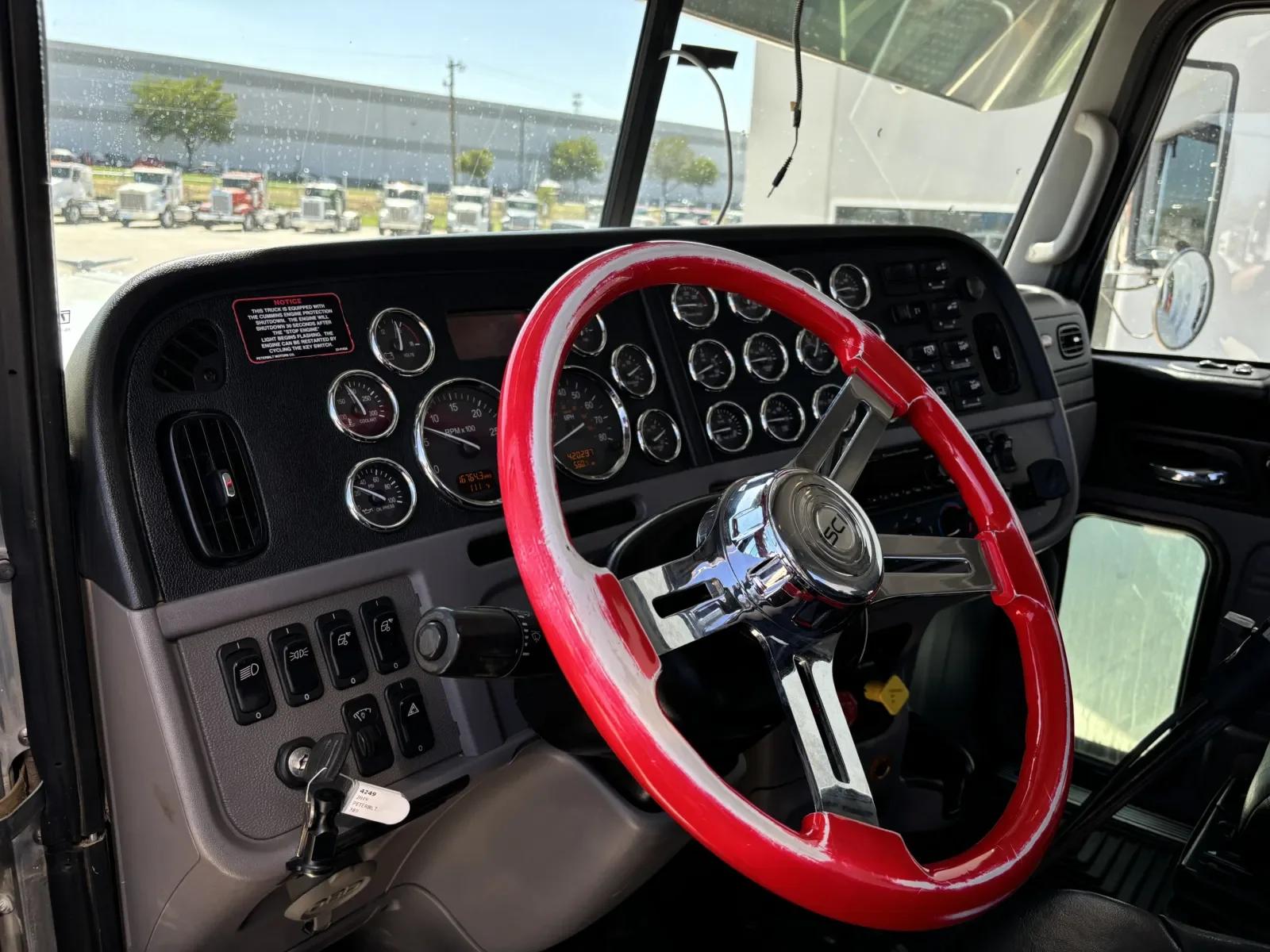 2019 Peterbilt 389 in Hutchins, TX — photo 16
