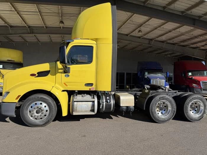 2021 Peterbilt 579 in Memphis, TN — photo 6