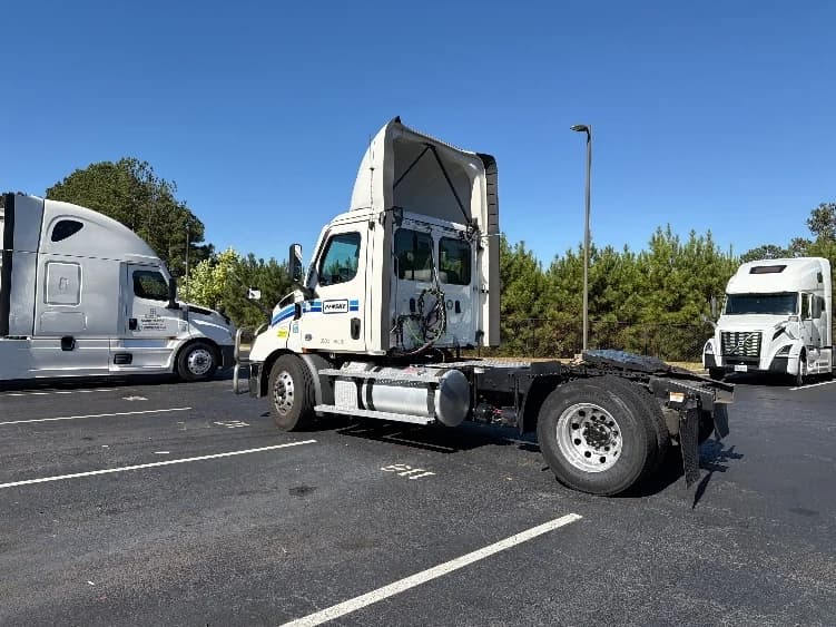 2020 Freightliner Cascadia in Lithia Springs, GA — photo 5