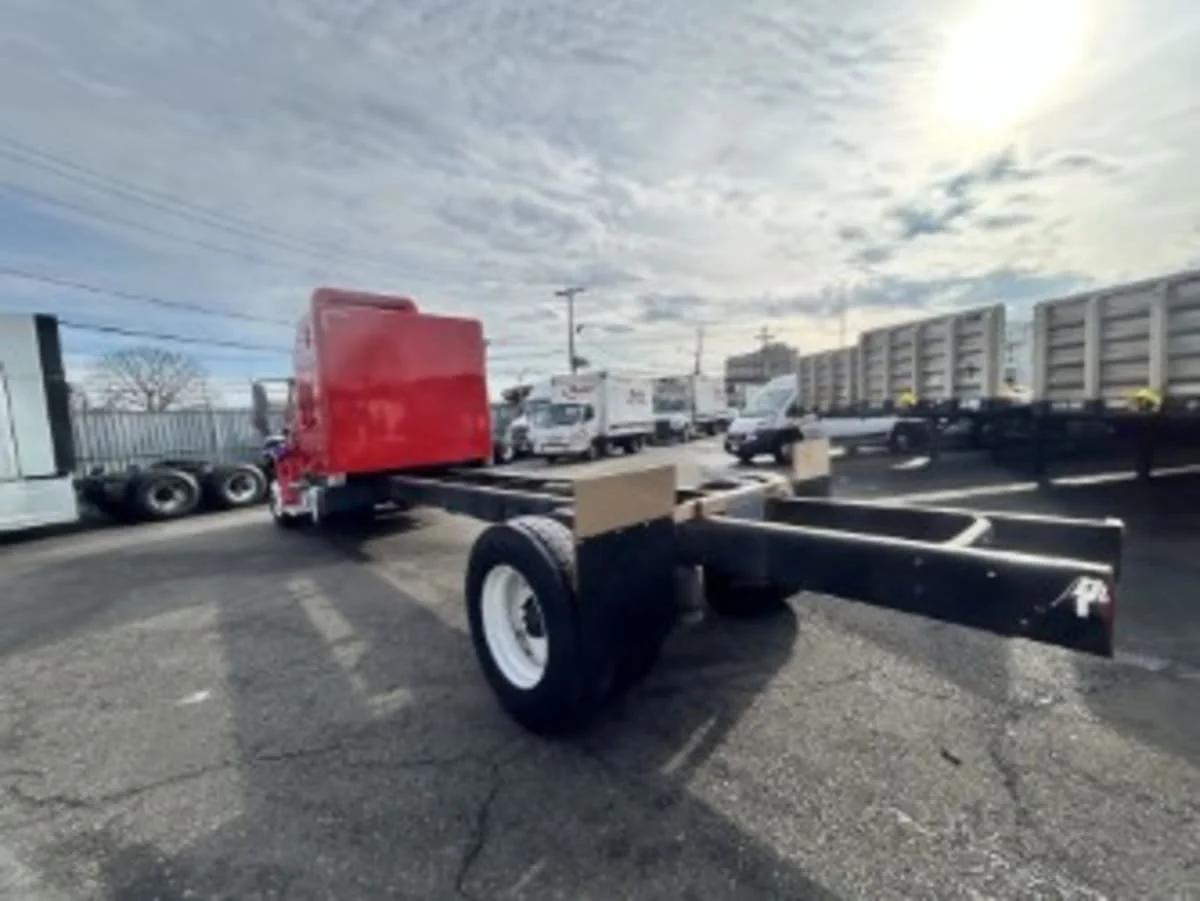 2020 Freightliner M2 106 in Newark, NJ — photo 4
