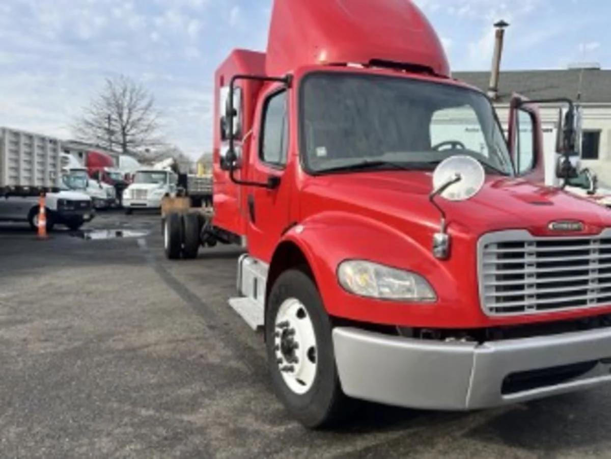 2020 Freightliner M2 106