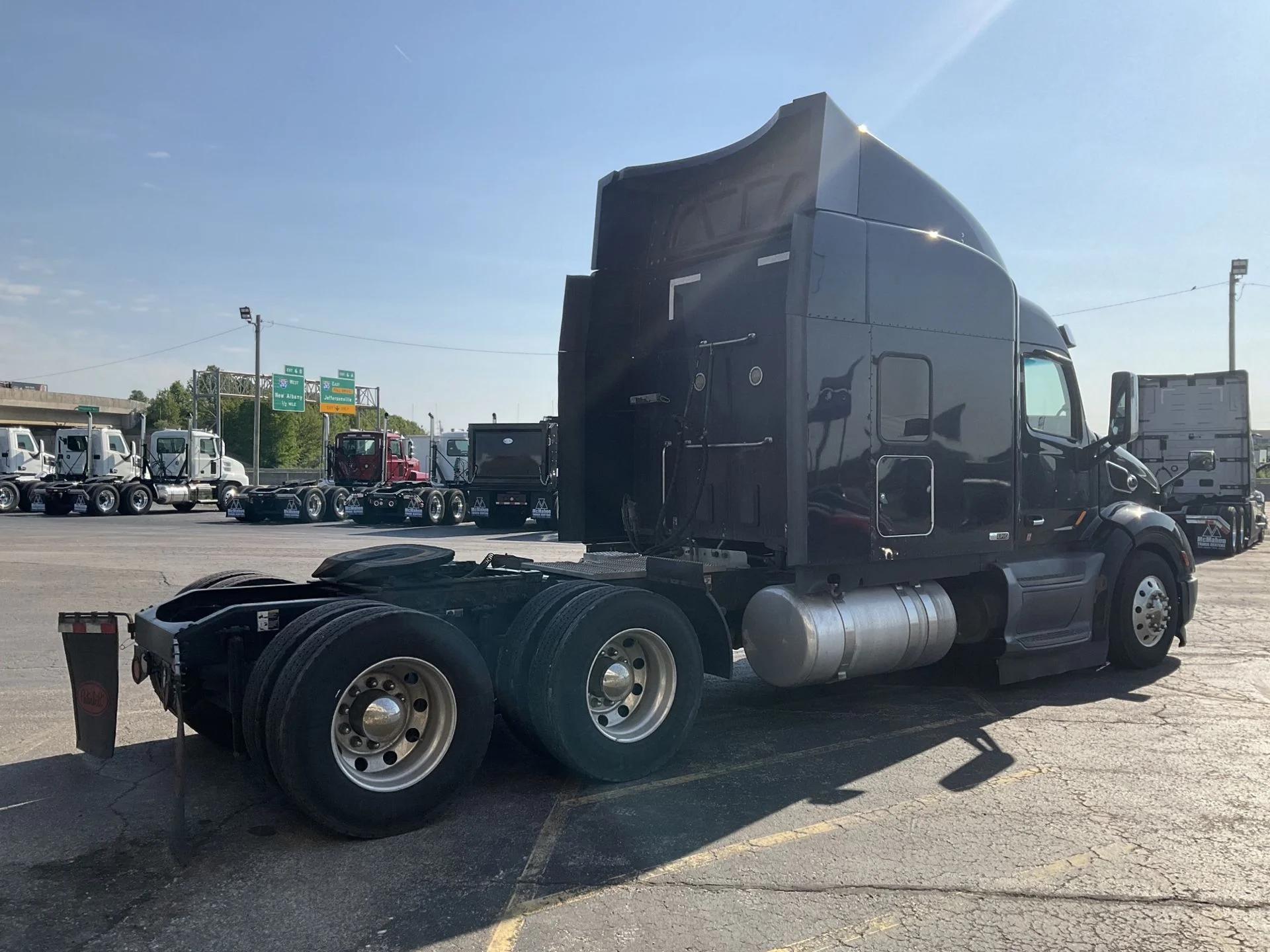 2019 Peterbilt 579 in Clarksville, IN — photo 5