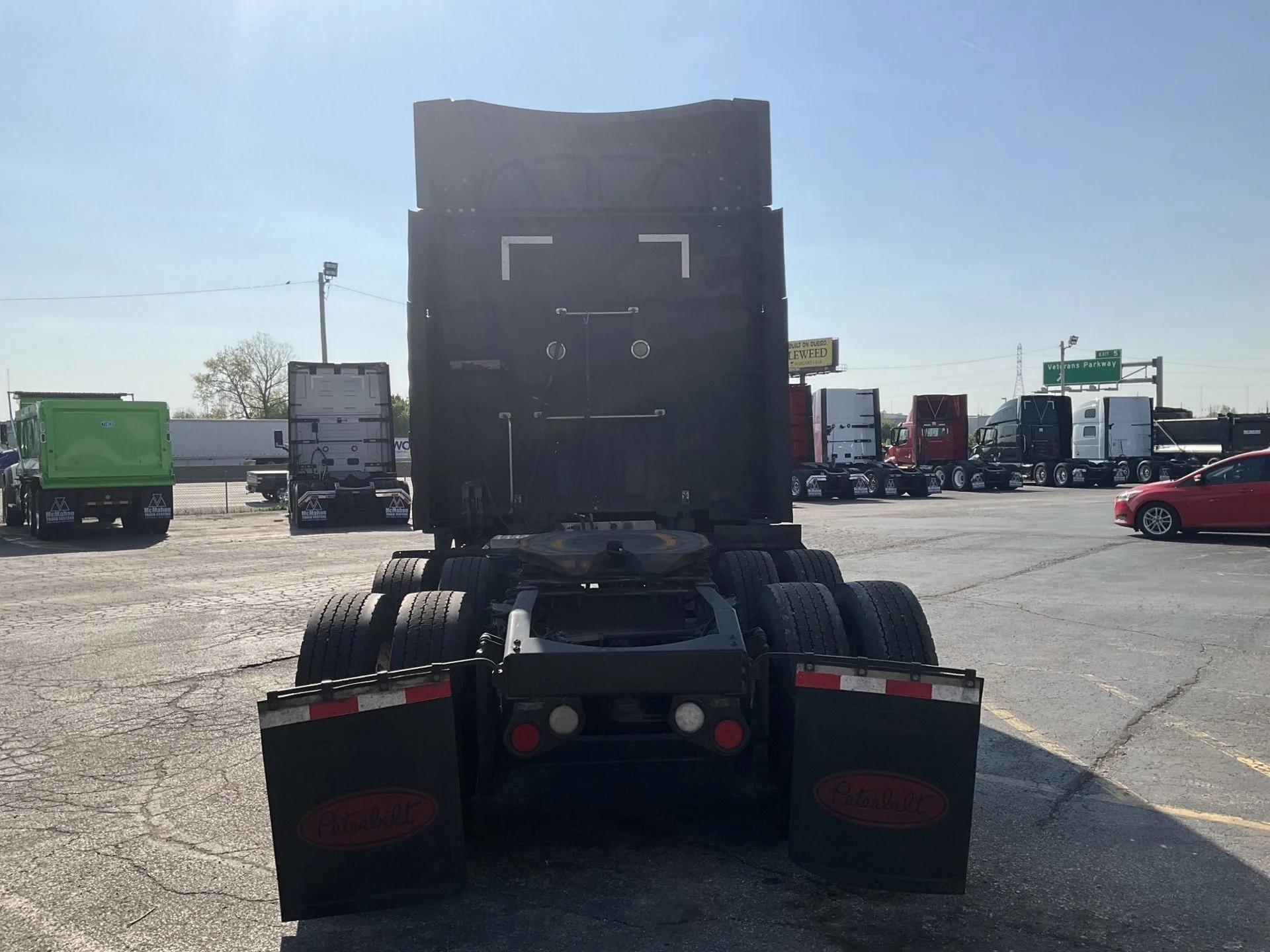 2019 Peterbilt 579 in Clarksville, IN — photo 6