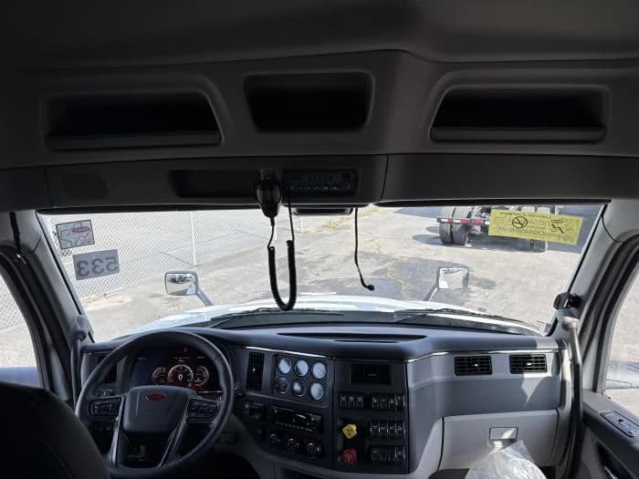 2027 Peterbilt 579 in Sylmar, CA — photo 18