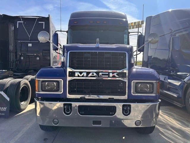 2024 Mack Pinnacle in Clarksville, IN — photo 2