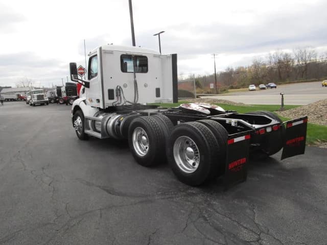 2019 Peterbilt 579 in CLARKSBURG, WV — photo 3