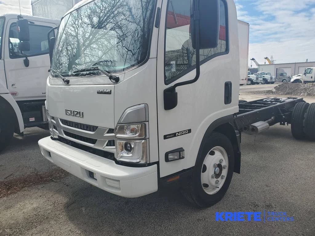 2025 Isuzu NRR