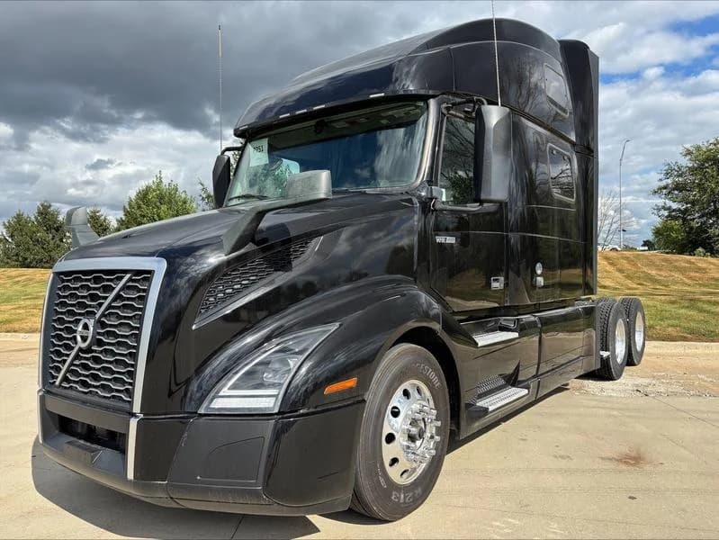 2023 Volvo VNL 860