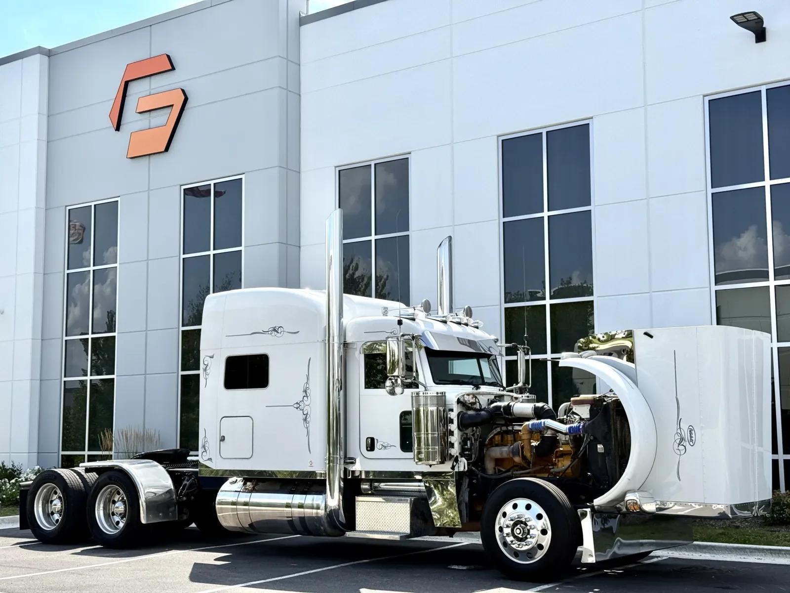 2019 Peterbilt 389 in New Lenox, IL — photo 9